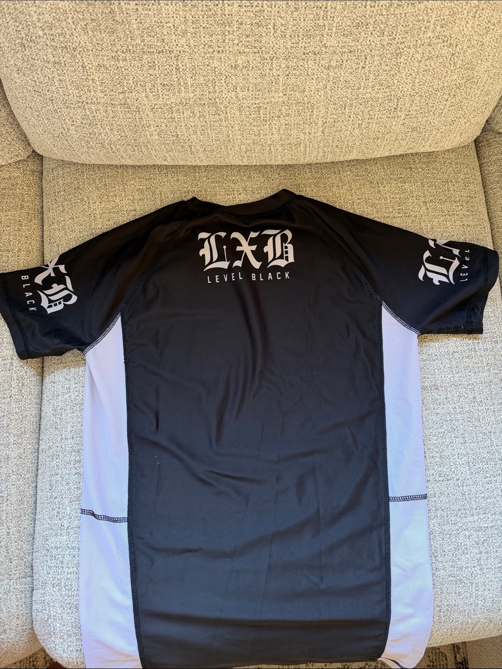 Level Black Rashguard - Picture 2 of 3